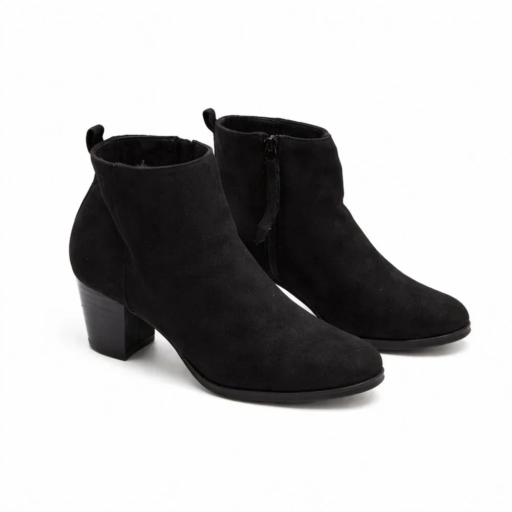 Old Navy Women's boots ankle black faux suade Size: 7